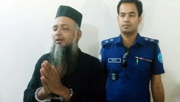 চাঁদপুরে মসজিদের ভেতরেই খতিবকে কুপিয়ে জখম